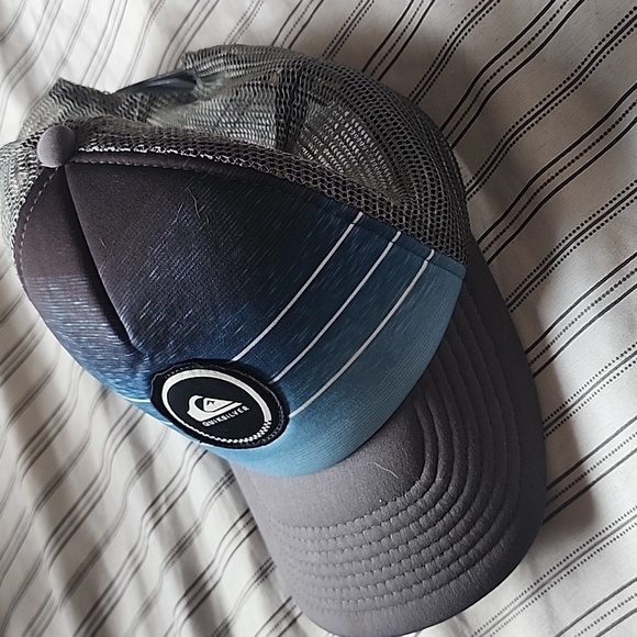 Quicksilver snapback - Picture 3 of 3